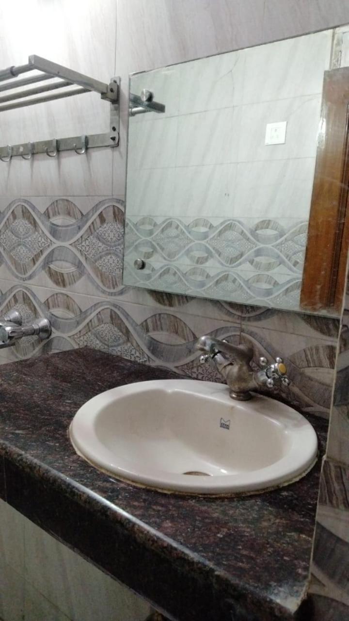 Hotel New Apple Rose Chandigarh Near Railway Station Dariya Uco Bank Ke Pass Room photo